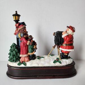 Holiday Treasures Musical "Smile for Santa" Figure Music Doesn't Work